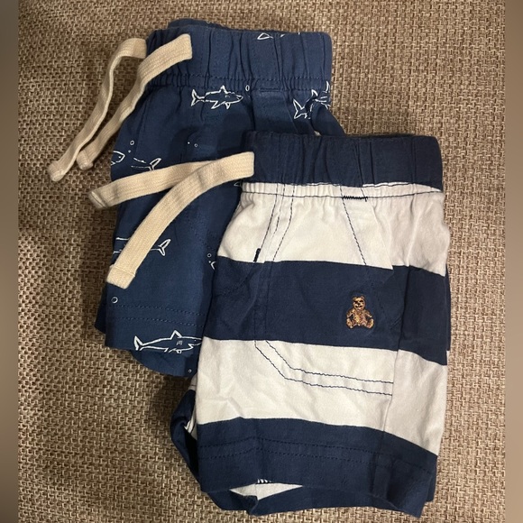 BABY GAP 100% Organic Cotton Brannan Bear Pull-On Shorts (2-Pack) $15 - Picture 1 of 4